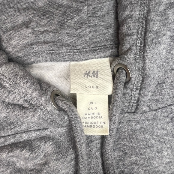 H&M perfect condition FRIENDS sweater hoodie - Picture 4 of 5